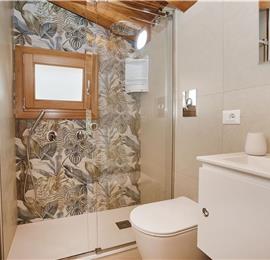 4 bedroom villa with pool, Castellammare del Golfo, sleeps 8-9